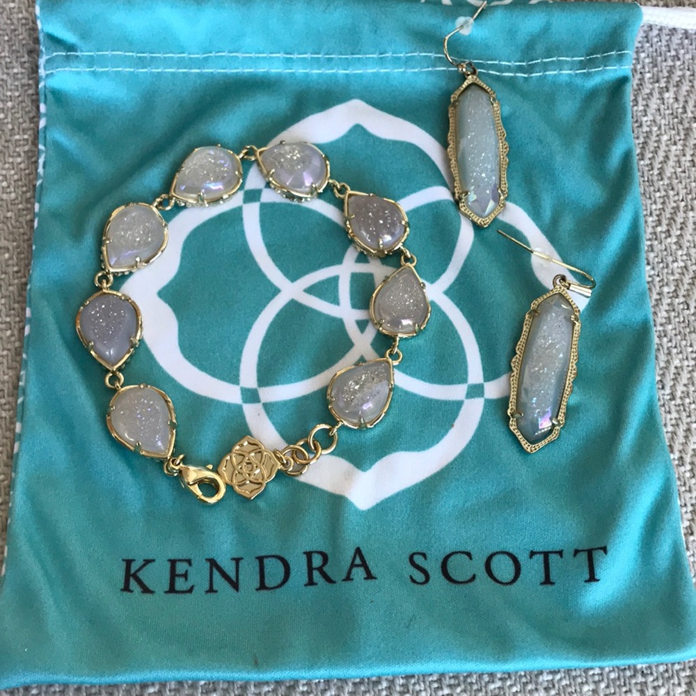 EUC Kendra Scott bracelet and earrings set